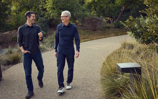 Tim Cook rời ghế CEO Apple sau 15 năm, John Ternus tiếp quản từ 1/9