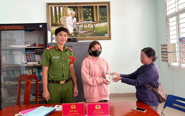 Phát hiện hàng loạt tờ tiền có mệnh giá từ 500K-10K: Công an mời người phụ nữ sinh năm 1998 lên làm việc