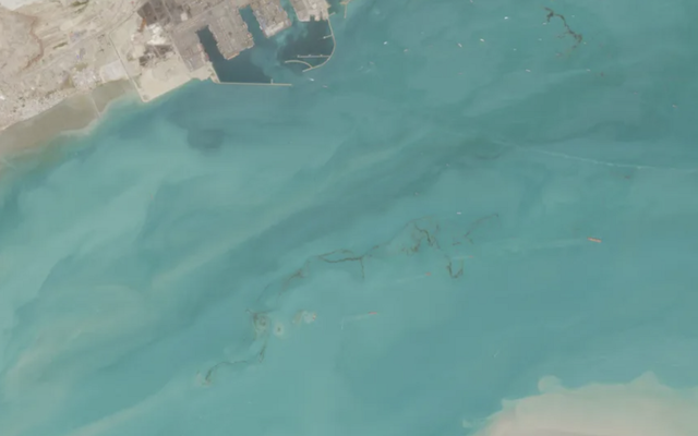 Ảnh vệ tinh phơi bày thảm hoạ dầu loang do xung đột Trung Đông