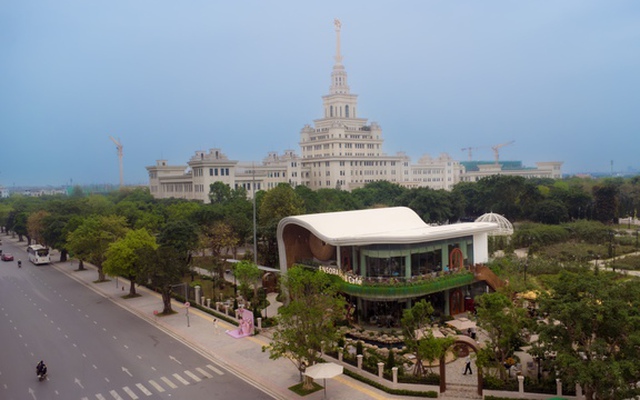 Người đứng sau công trình khủng mới khai trương ngay cạnh trường "con nhà giàu" ở Hà Nội