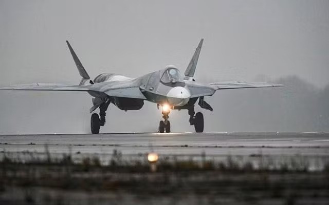 Máy bay Su-57 và PAK DA của Nga đang trên bờ vực tuyệt chủng