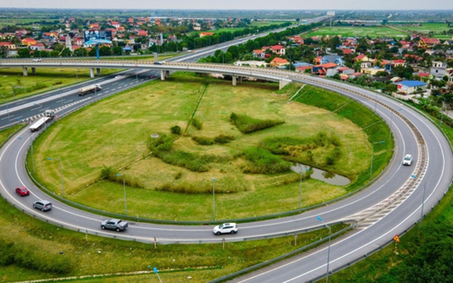 Không phải đất cứ gần sân bay, metro, cao tốc là tăng giá: Chuyên gia chỉ thẳng yếu tố bất ngờ