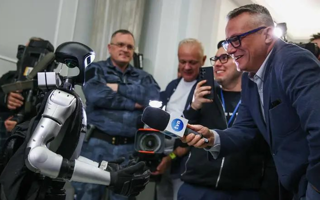 90% đơn hàng robot hình người chỉ để… chụp ảnh? Sự thật ngã ngửa phía sau những bản hợp đồng robot “khủng” tại Trung Quốc