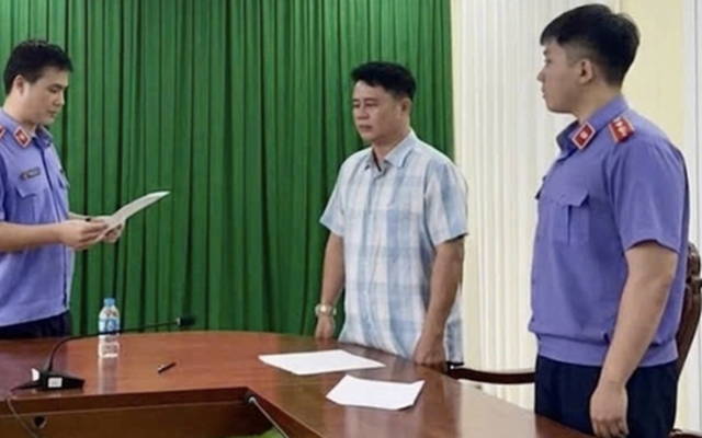 Vụ nữ sinh tử vong ở Vĩnh Long: Từ việc không khởi tố vụ án đến nhiều cán bộ bị khởi tố