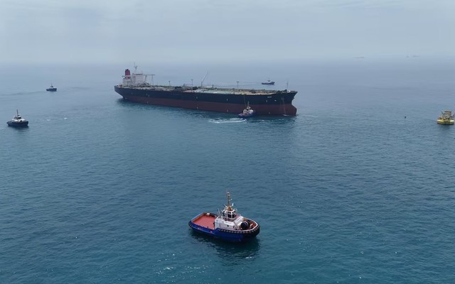 24h qua, bao nhiêu tàu có thể đi qua eo biển Hormuz?