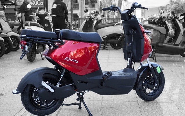 Mẫu xe máy điện rẻ nhất của VinFast, hết điện cũng không lo đẩy bộ vì có trang bị "đặc biệt"