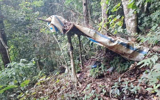 Hiện trường nơi phát hiện bộ xương người trong vườn quốc gia, hé lộ dòng chữ ghi trên áo