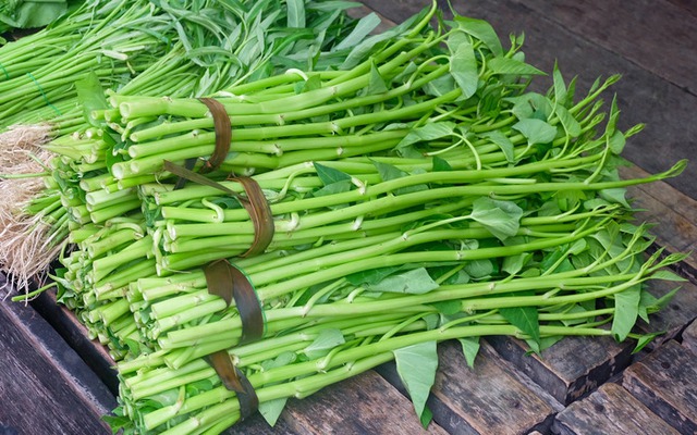 Vì sao rau muống từng bị cấm trồng tại Mỹ, bị gọi là 'cỏ dại độc hại'?