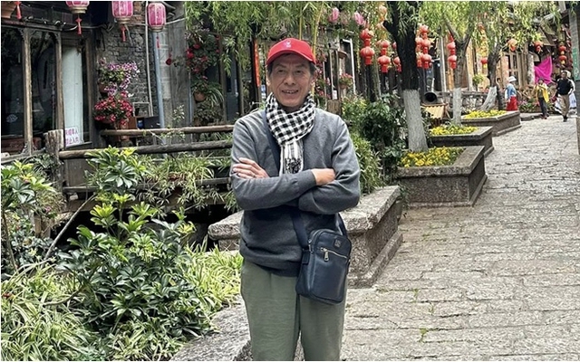 Nam NSND lương 6 triệu/tháng, sống bên mỹ nhân đình đám trong căn nhà 4 tầng ở phố Giáp Nhị