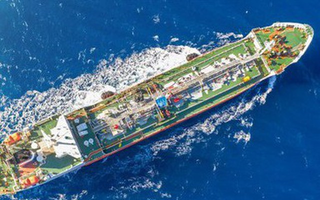 Hai siêu tàu dầu Nga bất ngờ 'bẻ lái' giữa Đại Tây Dương: Mức giá 'khủng' khiến những lô hàng diesel đổi hướng giữa chừng