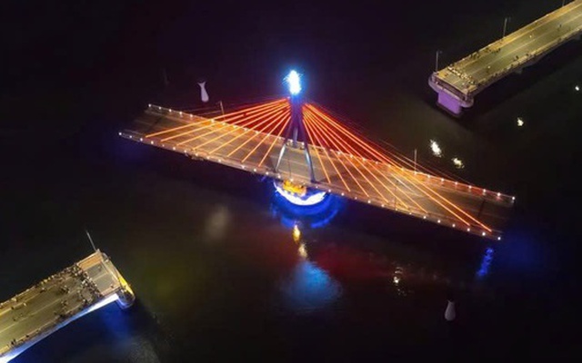 Kỹ sư Việt Nam lần đầu tiên thiết kế và thi công cầu dây văng có thể 'xoay 90 độ', thay thế các bến phà lâu đời