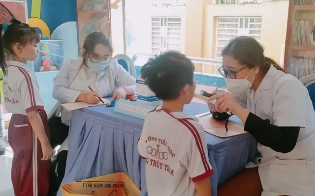 Truy nguồn thực phẩm sau loạt học sinh ở TPHCM nghi ngộ độc