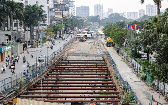 Gần một thập kỷ ‘bị giam’ bên lô cốt metro Nhổn - ga Hà Nội