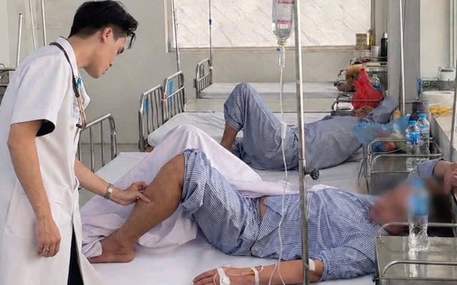 Nam thanh niên suýt suy thận vì tự uống thuốc khi ốm