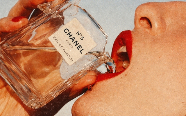 3 lý do bất ngờ chứng minh xịt nước hoa không chỉ để thơm mà còn giúp chị em "đổi vận", hút may mắn rõ rệt