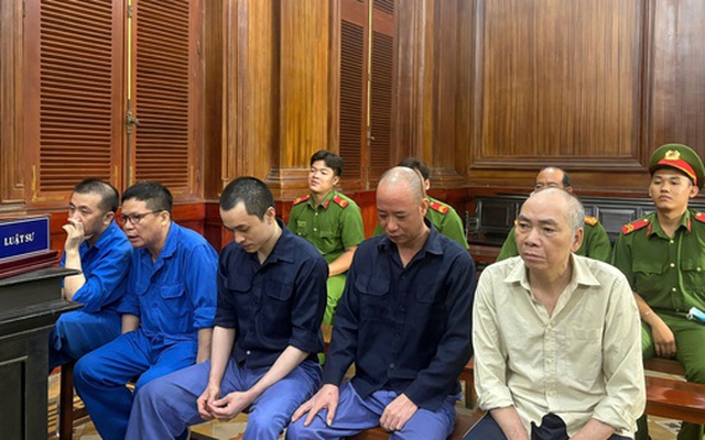 Vụ buôn lậu sữa vào Việt Nam: Một cựu cán bộ Chi cục ATVSTP được trả tự do tại toà