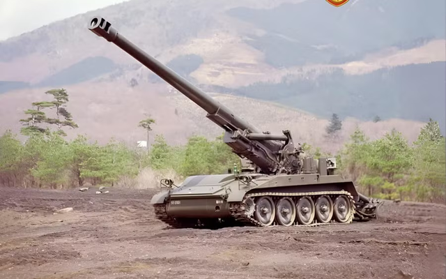 Lữ đoàn Pháo binh 52 nhận hàng loạt pháo tự hành M110 203mm