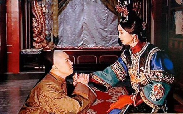 Lý Liên Anh cứ đêm xuống lại chuốc say Từ Hi để làm việc "mờ ám": Cung nữ lén nhìn phát hiện bí mật này