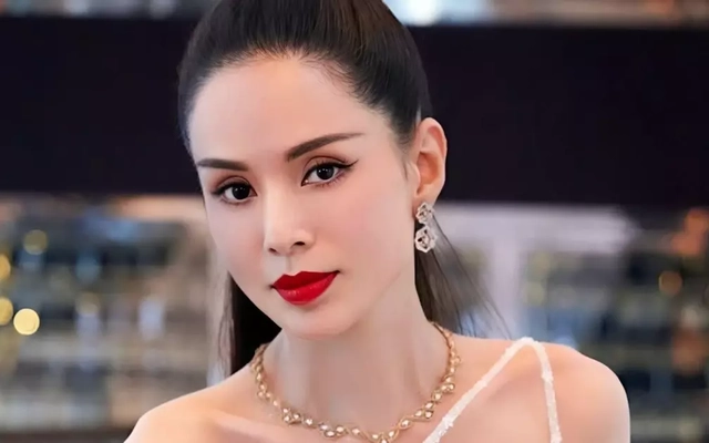 Một nửa giới giải trí phải xin lỗi