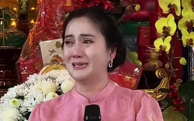 Con gái Vũ Linh bật khóc nức nở: "Ba ơi, ba có nghe thấy không?"