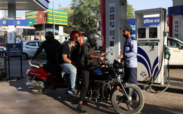 Mỹ 'bật đèn xanh', nước tiêu thụ dầu nhiều thứ 3 thế giới vội đặt mua dầu của Iran sau 7 năm tạm ngừng, thanh toán vô cùng 'mượt'