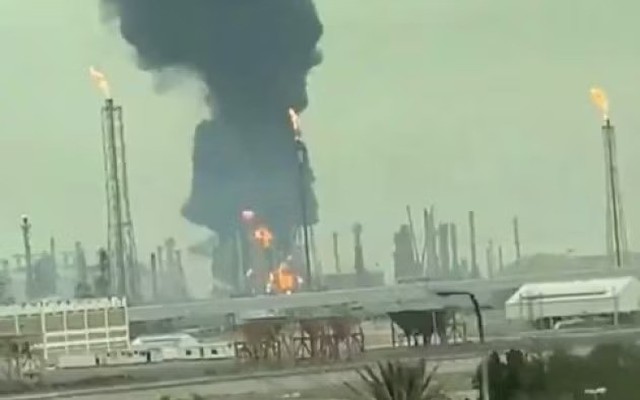 UAV Iran tấn công nhà máy lọc dầu ở Kuwait gây thiệt hại kinh hoàng