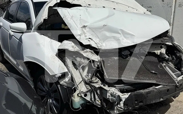 Khẩn cấp đưa nữ diễn viên cùng các con vào bệnh viện sau tai nạn ô tô kinh hoàng