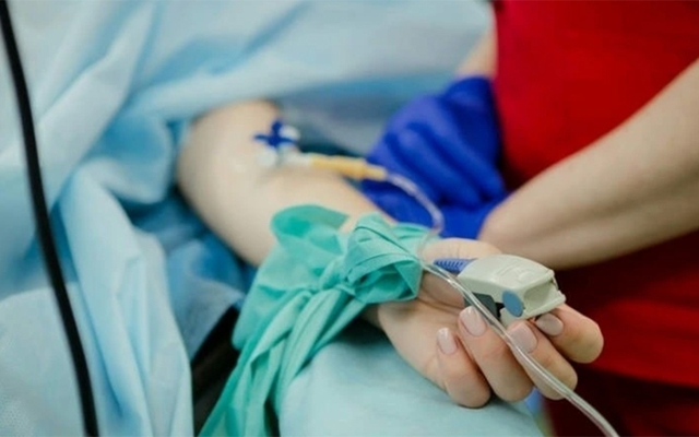 Tỉnh dậy sau phẫu thuật, bệnh nhân bỗng biết nói tiếng Tây Ban Nha