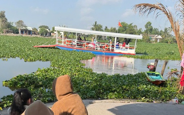 Bàng hoàng phát hiện thi thể 2 trẻ nhỏ trên sông Vàm Cỏ Tây