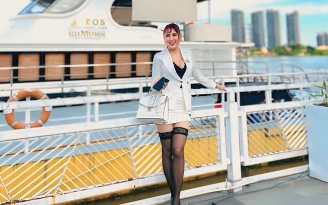 Mẹ đơn thân là nghệ sĩ, Phó viện trưởng được đại gia yêu say đắm: “Phụ nữ không cần quá cầu kỳ”