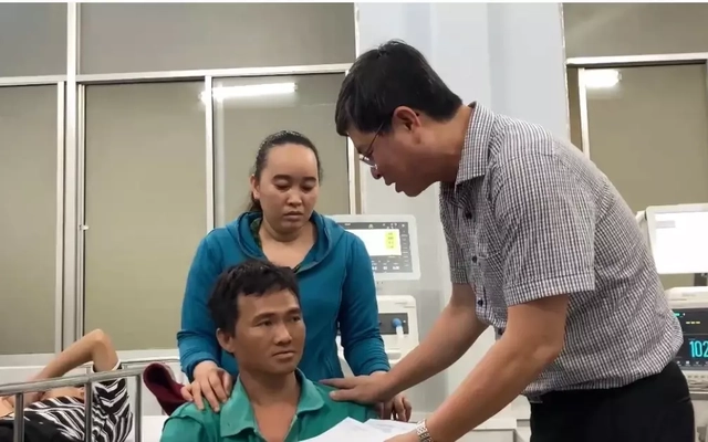 Nạn nhân bàng hoàng kể giây phút xe khách lao xuống vực ở Lâm Đồng