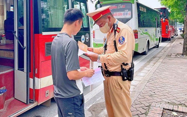 Tất cả tài xế toàn quốc lưu ý quy định liên quan đến niên hạn ô tô áp dụng từ 1/7 tới