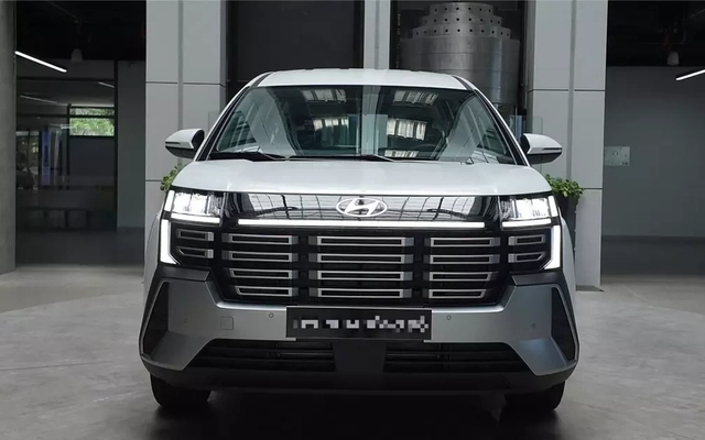 Loạt xe 7 chỗ 'đua nhau' giảm giá