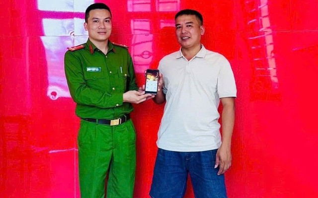 Sau khi chuyển khoản thành công 600.000.000 đồng, người đàn ông từ Khánh Hoà ra Nghệ An để trình báo công an xã