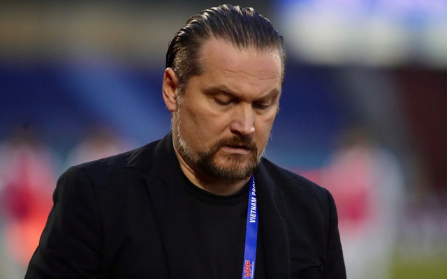 CLB V.League đề xuất "ưu ái" lạ lùng cho HLV châu Âu, VPF thẳng thừng từ chối!