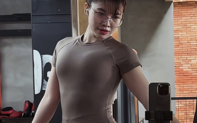 Không chỉ có vẻ ngoài nóng bỏng, nữ gymer hot nhất hiện nay hé lộ là một "chiến thần" game thực thụ!