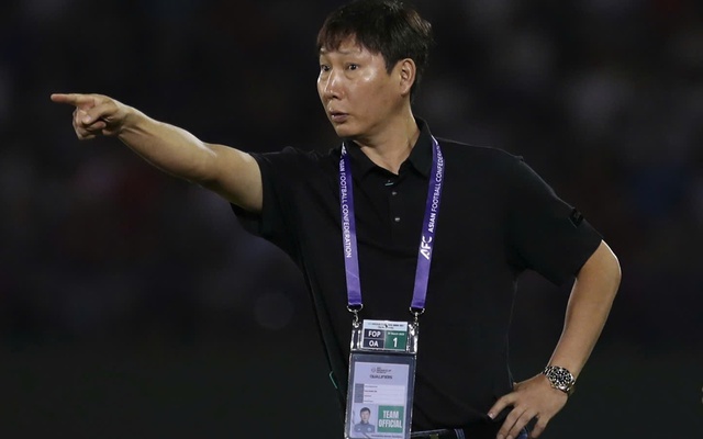 Thay vì Đình Bắc, HLV Kim Sang-sik nên gọi 3 "lão tướng" U40 dìu dắt U23 Việt Nam dự giải châu Á?