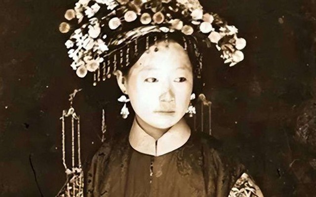Ảnh hiếm chụp các cung nữ thời nhà Thanh: Không qua chỉnh sửa, vẻ ngoài của họ thật khiến người ta xót xa