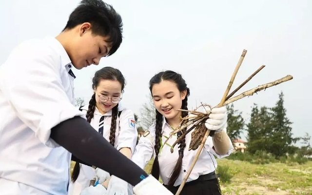 Hàng nghìn người trẻ 'nhập cuộc' thử thách 21 ngày sống xanh