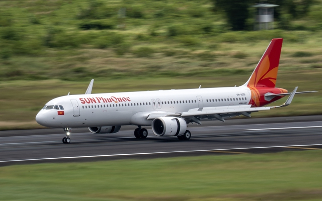 Tăng trần giá vé máy bay nội địa: Bộ Xây dựng đang cân nhắc