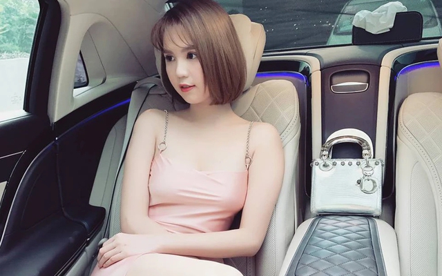 Showbiz từng chứng kiến "đại tiệc pass đồ" xa xỉ của Ngọc Trinh: Từ kim cương đến túi hiệu, tổng giá trị gần 30 tỷ!