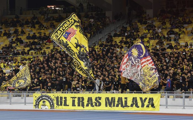 Đội nhà thua đậm Việt Nam, fan Malaysia tẩy chay quy mô lớn, đòi tước giấy tờ 7 ngôi sao nhập tịch