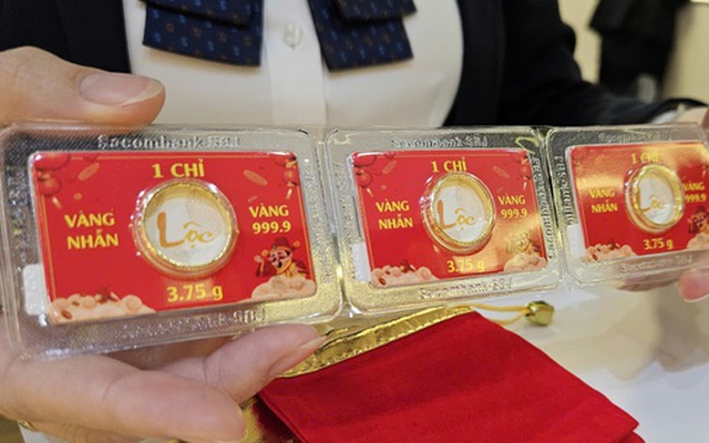 Tối 1-5, giá vàng thế giới đột ngột giảm nhanh