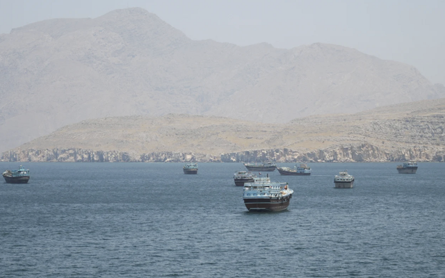 Tàu chở dầu đầu tiên của Qatar vượt eo biển Hormuz kể từ khi xung đột bắt đầu