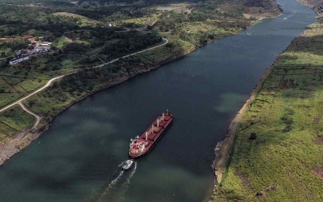 Eo biển Hormuz tê liệt, thế giới đổ dồn về một tuyến đường thủy mới: Gần 1,8 triệu thùng dầu băng qua mỗi ngày, tắc nghẽn cục bộ, trả giá đến 1 triệu USD cũng khó mà đi qua được
