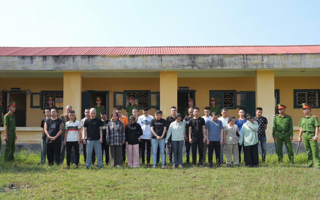 8 tổ công tác đồng loạt bắt giữ 61 người là quản lý, tổ trưởng... trong chuyên án đặc biệt lớn