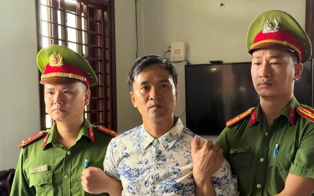 Chủ tiệm kinh doanh bị bắt vì nhiều lần livestream xúc phạm cơ quan chức năng ở Huế
