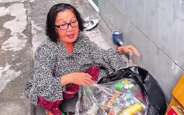 Nữ nghệ sĩ phải đi lượm ve chai: "Tôi đi lang thang, ai thuê gì làm đó"