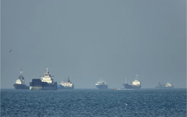 Siêu tàu chở dầu của Trung Quốc di chuyển qua eo biển Hormuz