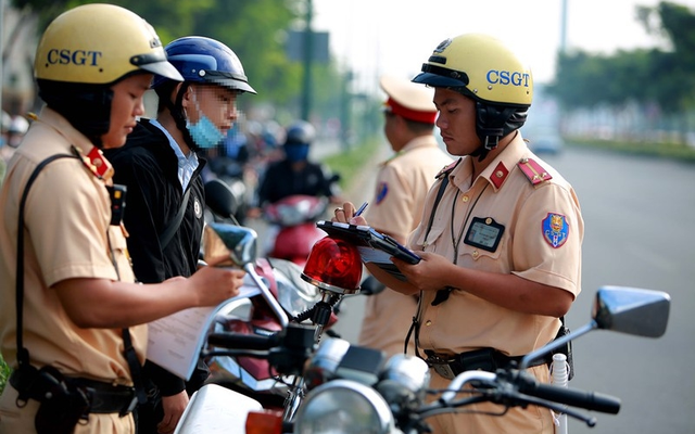 Một lỗi rất nhiều người đi xe máy, ô tô mắc phải, nhưng cái giá phải trả lên tới 22 triệu đồng